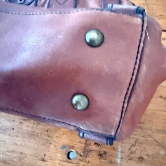 Fossil Vintage Reissue Brown and Tan Leather Shoulder Bag Distressed - Picture 14 of 16